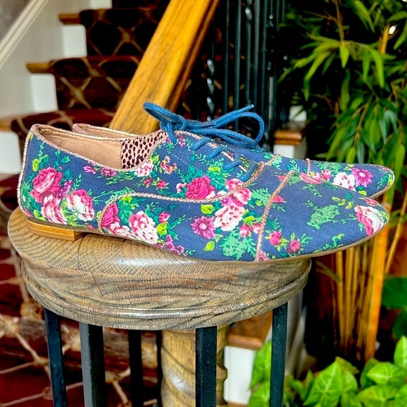 GB Girls fabric floral shoe flats lace up size 8 good condition - Picture 9 of 12